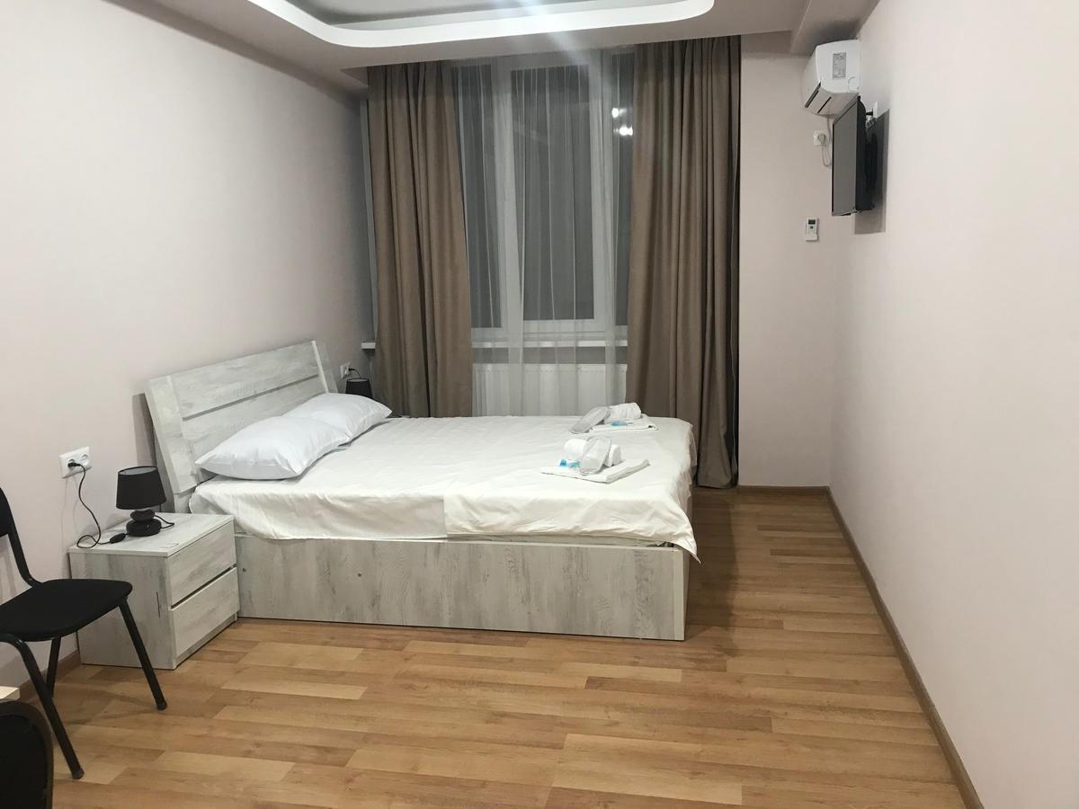 Hotel Caucasus Tbilisi Exteriör bild