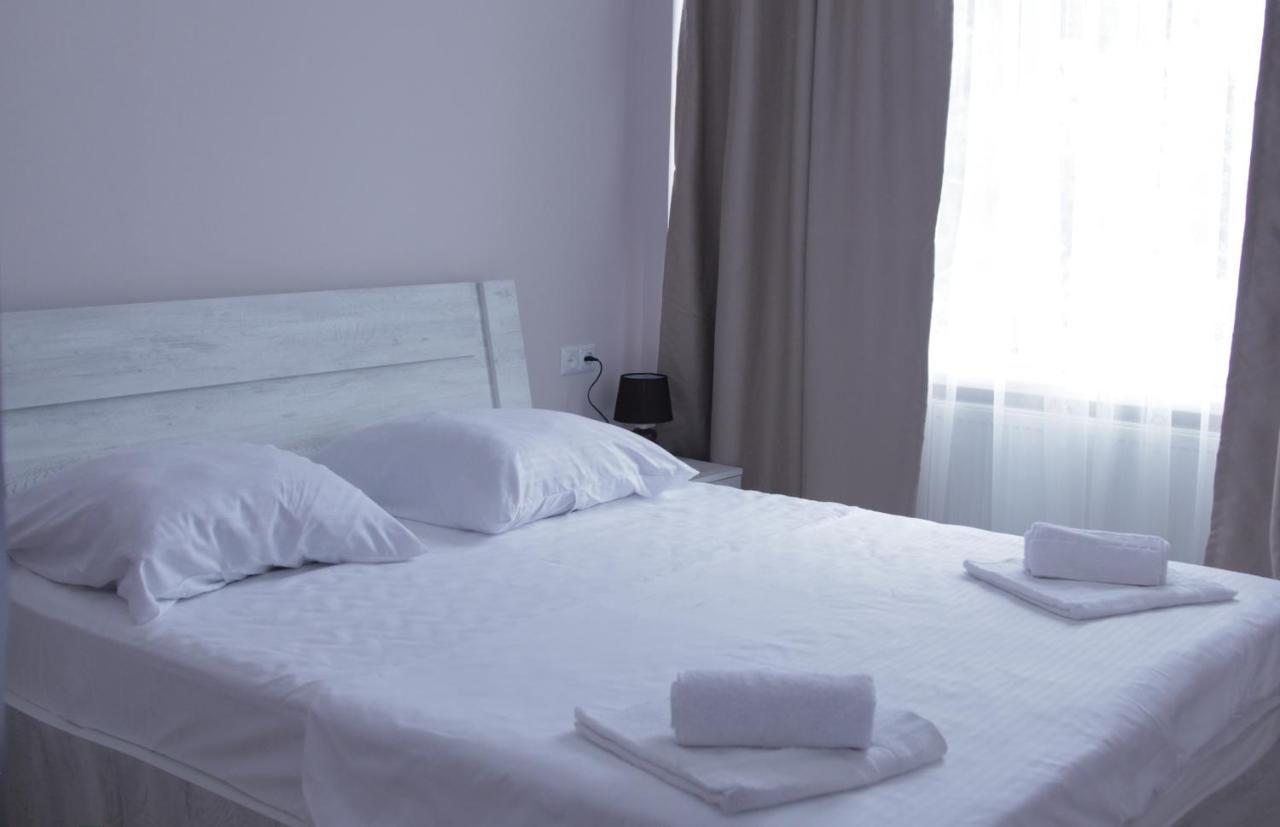 Hotel Caucasus Tbilisi Exteriör bild