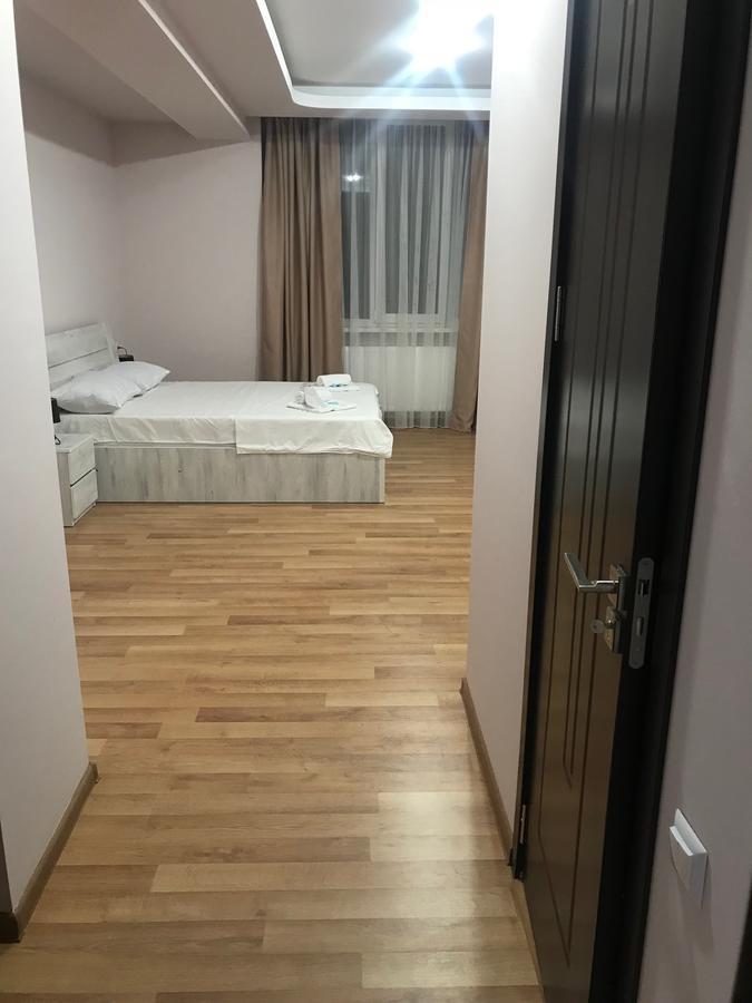 Hotel Caucasus Tbilisi Exteriör bild