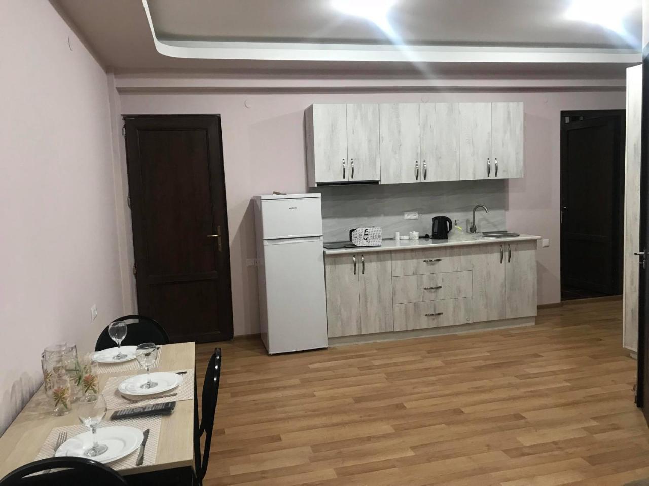 Hotel Caucasus Tbilisi Exteriör bild