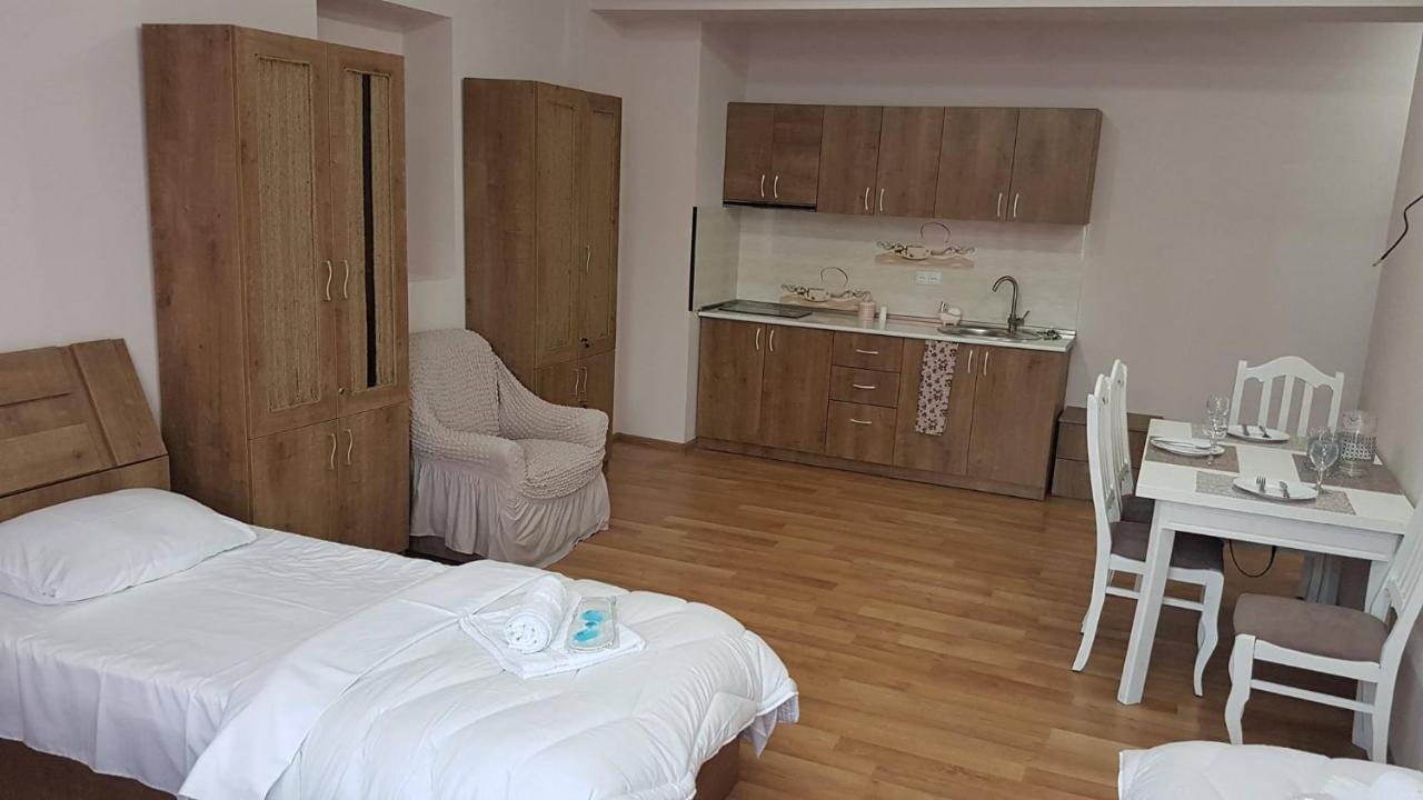 Hotel Caucasus Tbilisi Exteriör bild