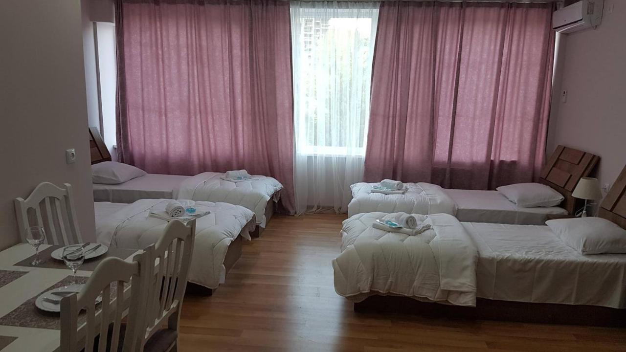 Hotel Caucasus Tbilisi Exteriör bild