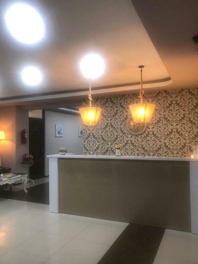 Hotel Caucasus Tbilisi Exteriör bild